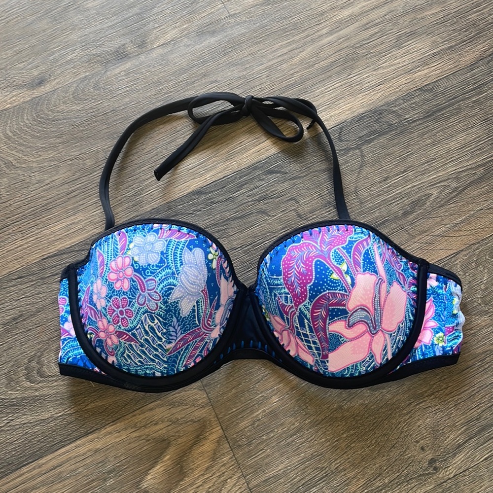 Victoria’s Secret- Bikini top- 36D